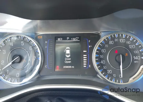 2015 Chrysler 200 Limited z USA, uszkodzony, nr VIN 1C3CCCAB6FN690357